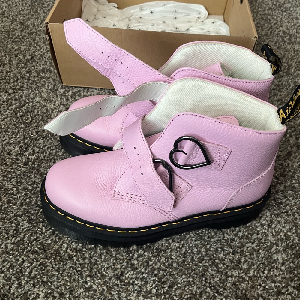 Doc marten devon hearts